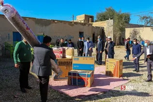 امداد رسانی کمیده امداد امام خمینی (ره) به مناطق سیل زده بیرم استان فارس