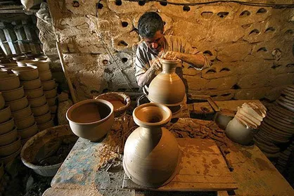 افول جایگاه لالجین در بازار&zwnj;های جهانی / بازاریابی بین&zwnj;المللی راهکار بازگشت سفال مینا به روز&zwnj;های اوج