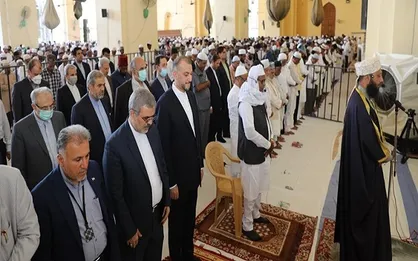 امیرعبداللهیان در نماز جمعه حیدرآباد + تصاویر