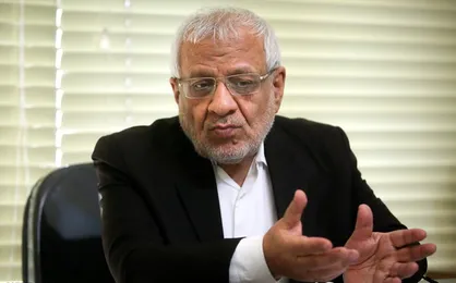 اشرافی&zwnj;گری و امتیاز&zwnj;طلبی مسئولان نوعی حرکت ضد انقلابی است/ مردم چندان به اصلاح&zwnj;طلب و اصولگرا و اعتدالی توجهی ندارند