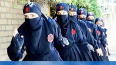اجرای نمایش دیدنی گروه دختران «فرشتگان نینجوتسو» در حضور رئیس جمهور و وزیر ورزش