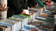 ۴۰۰۰ کتاب غیرمجاز از یک چاپخانه در میدان انقلاب کشف شد