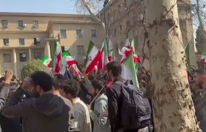 دی رو به خون کشیدند؛ آخرشم رقصیدند
