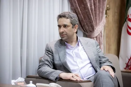 طباطبایی: خیلی کوچک&zwnj;تر&zwnj;ها خود را در دعوای میان بزرگان رها نکنند