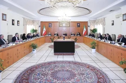 پزشکیان: صرفه&zwnj;جویی مصرف بنزین باید از دولت شروع شود