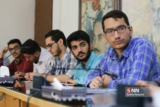 نشست رئیس جهاد دانشگاهی با دانشجویان فنی دانشگاه تهران