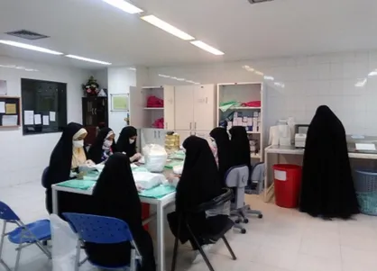 دانشجویان دانشگاه پیام&zwnj;نور خرم&zwnj;آباد ماسک&zwnj;های تولیدی گروه جهادی ثامن&zwnj;الحجج(ع) را بسته&zwnj;بندی کردند