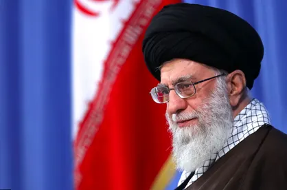 علمای اهل سنت کشور از مواضع رهبر انقلاب درباره برجام حمایت کردند/ برجام و امثال آن بهانه&lrm;ای بیش نیستند