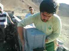 سختی که به شیرینی لبخند می‌چربد/ مشکلات زلزله؛ همچنان گریبانگیر مردم منطقه موری در جاجرم