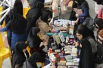 برگزاری نمایشگاه خیریه با هدف کمک به کودکان زلزله زده توسط انجمن اسلامی دانشجویان دانشگاه صنعتی کرمانشاه