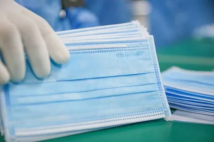 گرانفروشی ماسک از تایید وزارت صمت تا تکذیب وزارت بهداشت / &laquo;سلامتی&raquo; لَنگِ مسئولیت&zwnj;ناپذیری!