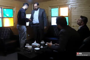 س