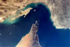هشدار بلومبرگ: احتمال رکود بزرگ در نتیجه بسته ماندن تنگه هرمز