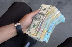 قیمت دلار امروز سه شنبه ۱۴۰۱/۲/۲۷