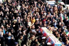 حضور با شکوه ایلامی‌ها در مراسم تشییع پیکر مطهر شهید مدافع امنیت رضا آقاجانی +فیلم