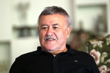پیکر صادق تبریزی در انگلیس به خاک سپرده شد
