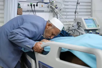 پدر مرحوم صابر کاظمی: پیام تسلیت مقام معظم رهبری برای ما قوت قلب و آرامش&zwnj;بخش بود