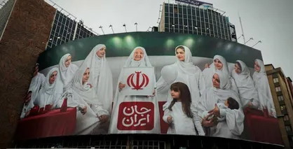 دیوارنگاره جدید میدان ولیعصر به مناسبت روز مادر + عکس