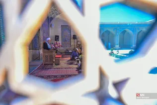 محفل انس با قرآن کریم در مسجد تاریخی نصیرالملک شیراز