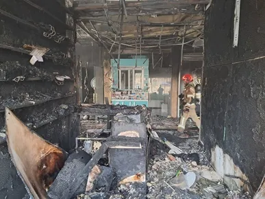 آتش سوزی مرکز خرید تهرانسر مهار شد