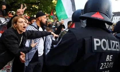 بازداشت خشونت&zwnj;آمیز معترض غیرمسلح در برلین به&zwnj;دلیل بالا بردن پرچم فلسطین + فیلم