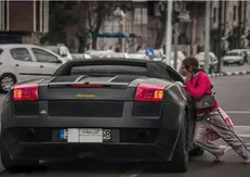 کدام سیاست‌های اقتصادی دولت موجب تشدید شکاف طبقاتی شد