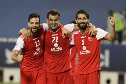 حضور عیسی آل کثیر در تمرین پرسپولیس