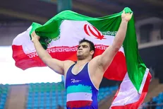 تانک بختیاری حریف چینی را شکست داد و به مدال طلا رسید