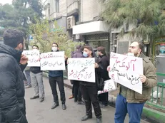 در تجمع اعتراضی دانشجویان در مقابل وزارت کشور چه گذشت؟ / از مطالبه عزل شهردار بندرعباس تا اعتراض به تبعیض‌های قانونمدارانه