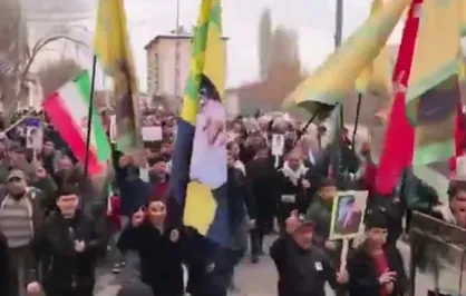 تجمع مردم شهر ایغدیر ترکیه در رثای آیت&zwnj;الله خامنه&zwnj;ای و تاکید بر تداوم خط مقاومت مقابل آمریکا و اسرائیل