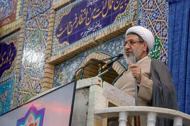 امام جمعه کرمان خواستار برخورد قاطع دولت با گرانی‌ها شد / فتح خرمشهر یکی از افتخارات بزرگ بود