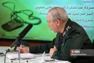 سردار سرلشکر پاسدار سید یحیی رحیم‌صفوی 	فرمانده سابق سپاه پاسداران
دستیار و مشاور عالی فرماندهی کل قوا
