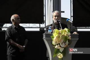 مجید انتظامی در تشییع پیکر مرحوم عزت الله انتظامی