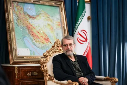 لاریجانی: ارتش کشور&zwnj;های مشارکت&zwnj;کننده در مصوبه ضد سپاه پاسداران، تروریستی محسوب می&zwnj;شوند + عکس