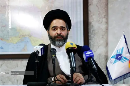 مواجهه اسلام با فرهنگ غرب تمدنی است/ برای ایجاد تمدن اسلامی همه باید دست در دست هم دهیم