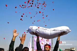 تشییع و تدفین دو شهید گمنام در دانشگاه پیام نور قم