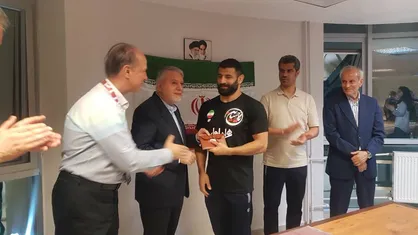 اهدا پاداش نقدی مدال آوران تکواندو و کشتی