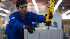 اجرای طرح سیاست‌های اقتصادی برای خارج کردن کشور از بحران‌هاست