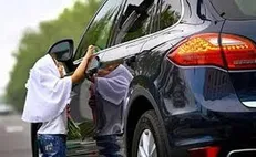 هرگونه طرح و تحول اقتصادی به شکاف طبقاتی موجود در جامعه دامن نزند