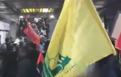 سیل جمعیت در ایستگاه مترو منتهی به میعادگاه وداع با پیکر رهبر شهید انقلاب اسلامی
