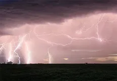 رگبار و صاعقه در ۹ استان
