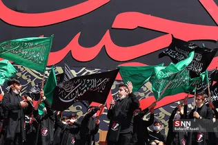 عزاداری ظهر عاشورا در میدان امام حسین (ع)