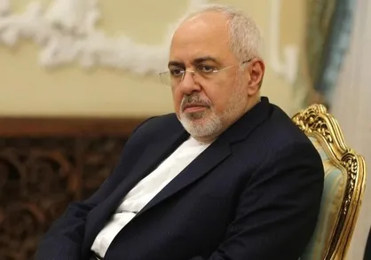 ظریف: هدف برخی حملات و اتفاقات اختلال در روابط ایران و عراق است/ فواد حسین: بغداد اجازه سوء استفاده از اتفاقات این کشور برای برهم زدن روابط عالی دو کشور را نخواهد داد