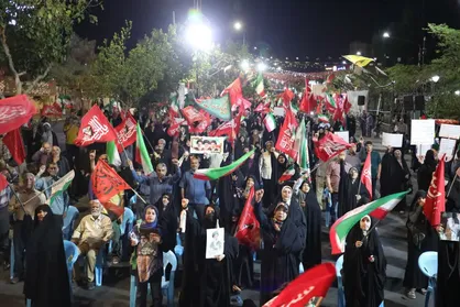 میدان&zwnj;داری مردم سمنان در شب ۱۷۷ اقتدار/ شعار ایران ایران در خیابان&zwnj;های سمنان طنین&zwnj;انداز شد+فیلم