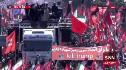 حرکت کاروان حامل پیکر امام شهید در آغوش مردم