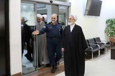آیت‌الله اعرافی در ستاد فرماندهی انتظامی استان قم حاضر شد و از نیروهای فراجا قدردانی کرد