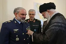 فرمانده کل قوا «نشان نصر» را به امیر سرتیپ شاه صفی اعطا کردند