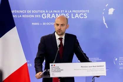 پاریس: هیچ راه&zwnj;حل سیاسی را نمی&zwnj;توان از خارج بر ونزوئلا تحمیل کرد