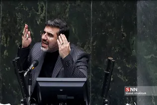 بی