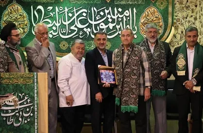 محبت اهل بیت (ع) رمز مودت و همدلی در جامعه است